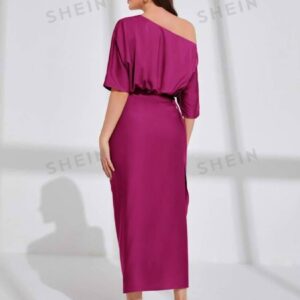 Robe En Satin À Col Asymétrique Et Manches Chauve-Souris Avec Ourlet Cache-Cœur SHEIN Modely