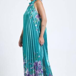ROBE LONGUE SATINÉE ROYALE PLISSÉE AVEC MOTIF FLORAL ET COL MONTANT