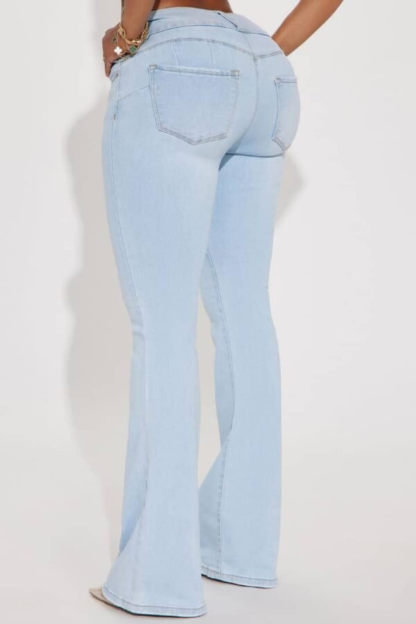 Pantalon jeans extensible rehaussant les fesses délavé claire - Image 3