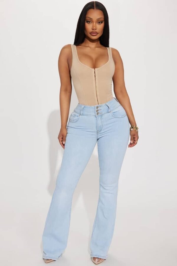 Pantalon jeans extensible rehaussant les fesses délavé claire - Image 2