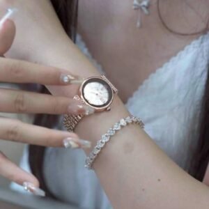 Montre Dame Suisse À Quartz De Forme Ronde De Luxe Et Élégante, Avec Des Diamants, Livrée Avec Un Bracelet En Titane, Une Bague, Un Collier En Zircone Cubique Et Une Boîte-Cadeau Pour Femmes